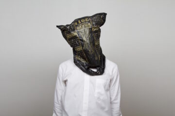 Fotografia di © Edson Chagas, Oikonomos, 2011. Su concessione dell'artista.